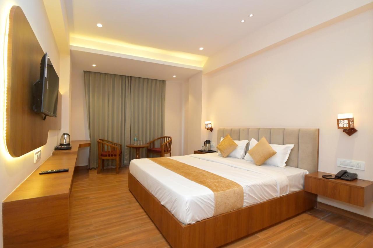 Hotel Blue Sapphire Kota  Exterior photo