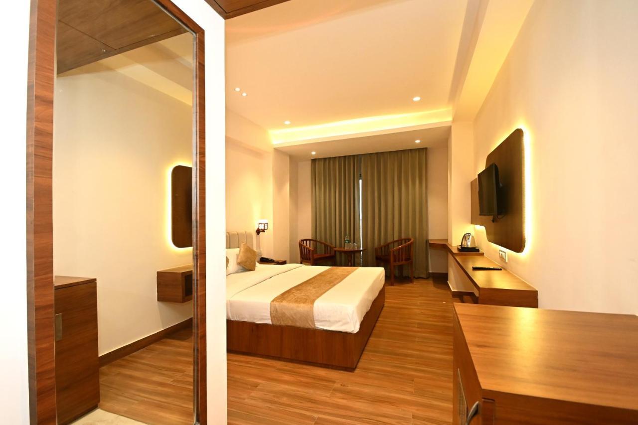 Hotel Blue Sapphire Kota  Exterior photo